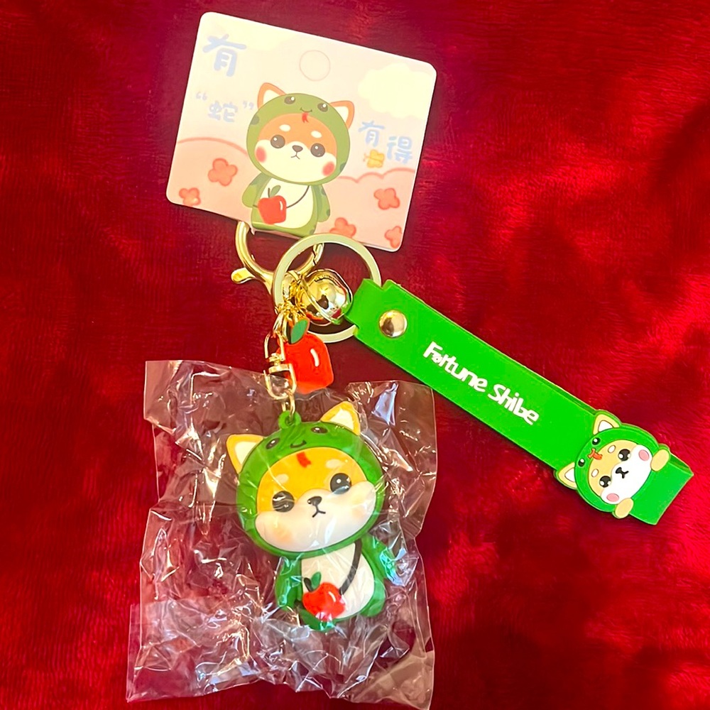 1 pc Zodiac keychains (2.44”x1.57) Animal figurines, Holiday Gift. (snake) NEW